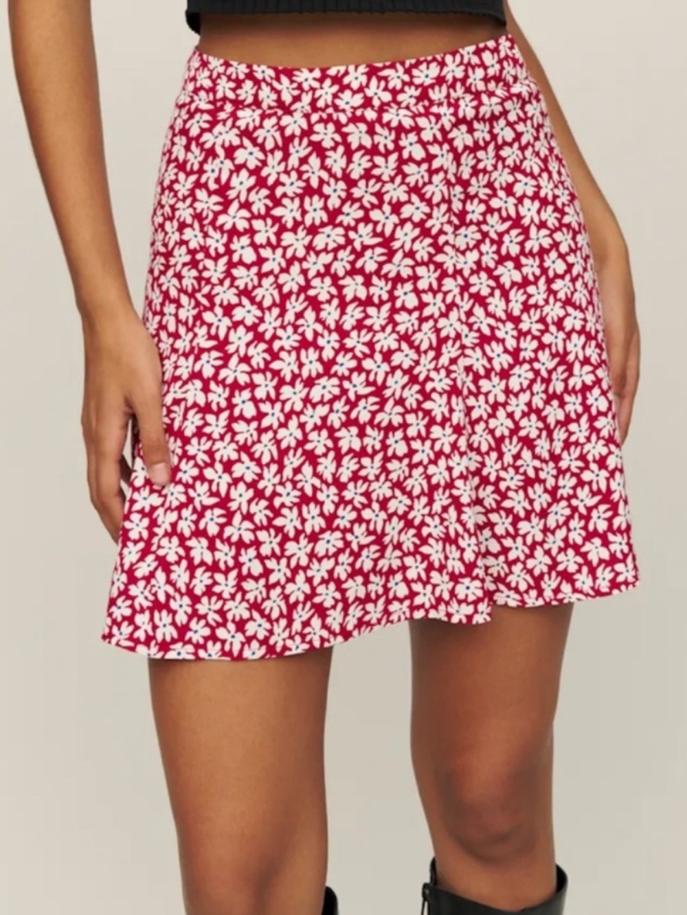 REFORMATION Flounce Mini Skirt Red Floral Print Size 10